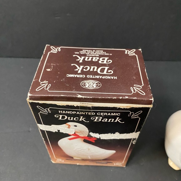 Vintage Christmas White Dunk Bank Hand Painted Ceramic Brand new in box - Picture 9 of 11